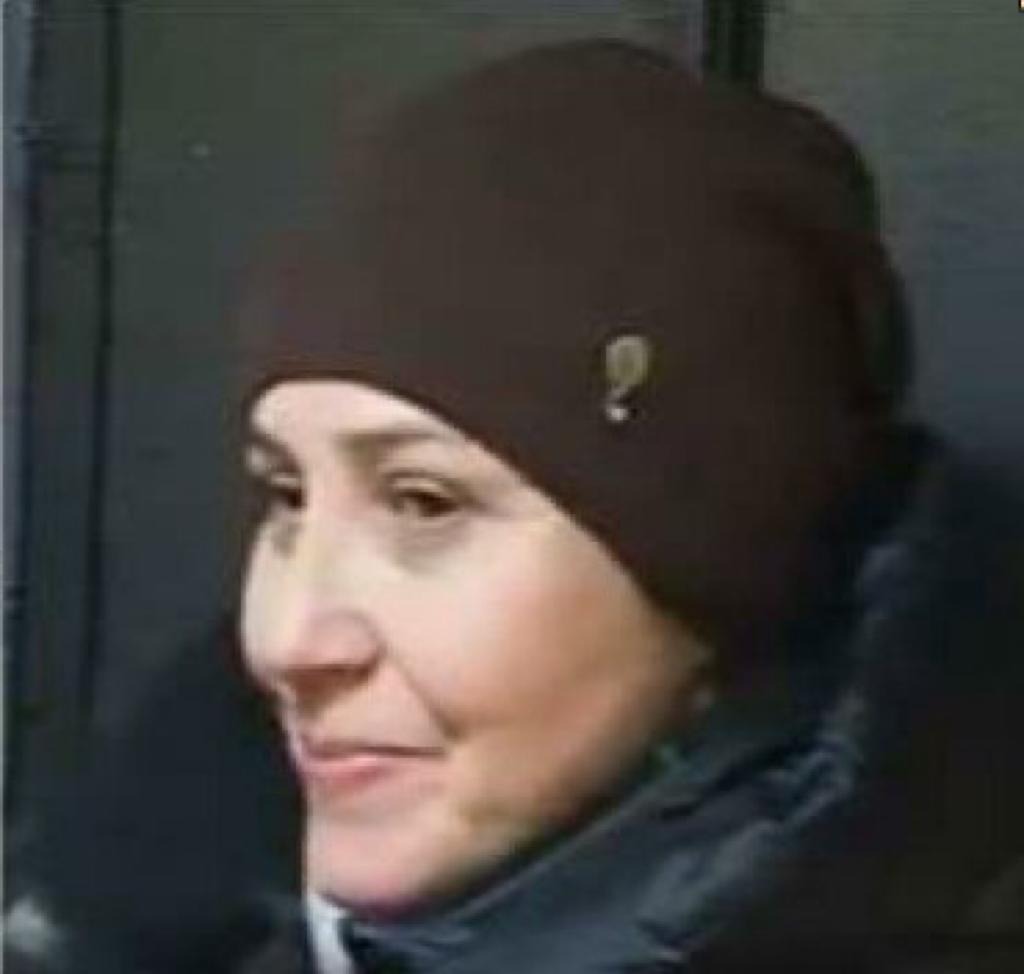 поліцейські києва розшукують серійну шахрайку