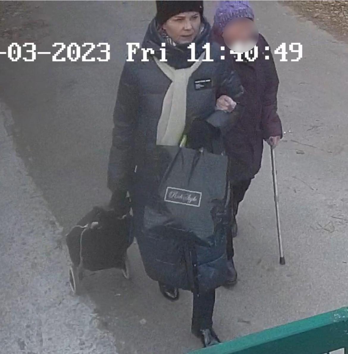 поліцейські києва розшукують серійну шахрайку