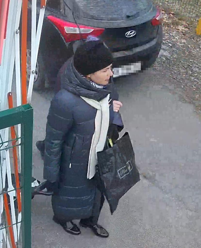 поліцейські києва розшукують серійну шахрайку