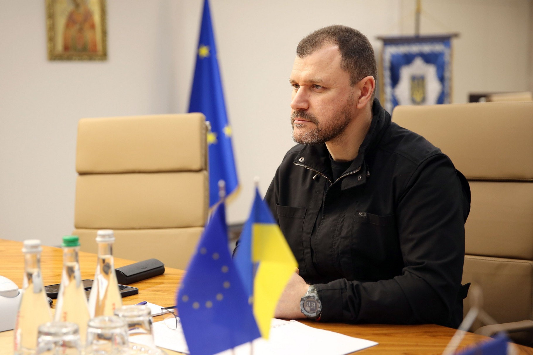 міністр внутрішніх справ україни ігор клименко провів зустріч з головою консультативної місії єс в україні антті хартікайненом