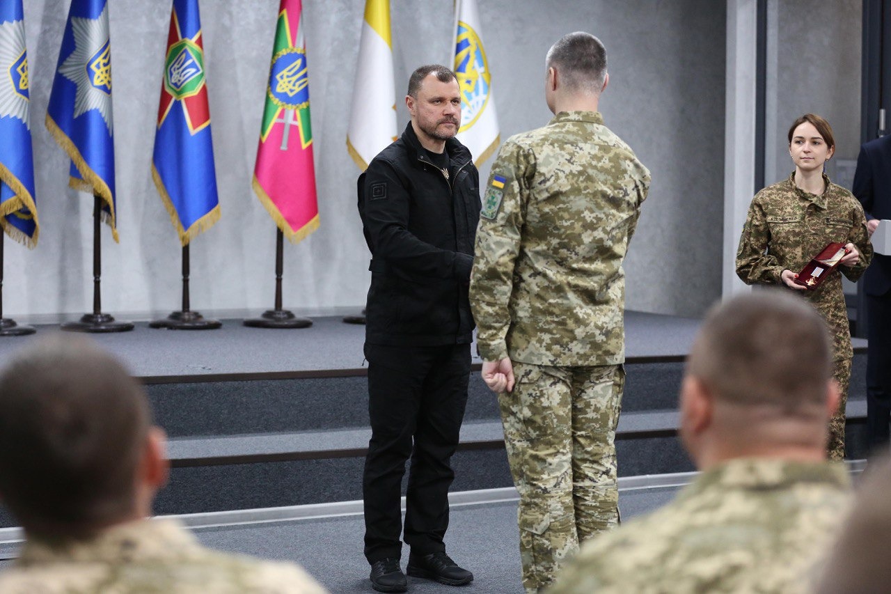 ігор клименко вручив державні нагороди та відомчі відзнаки поліцейським та прикордонникам