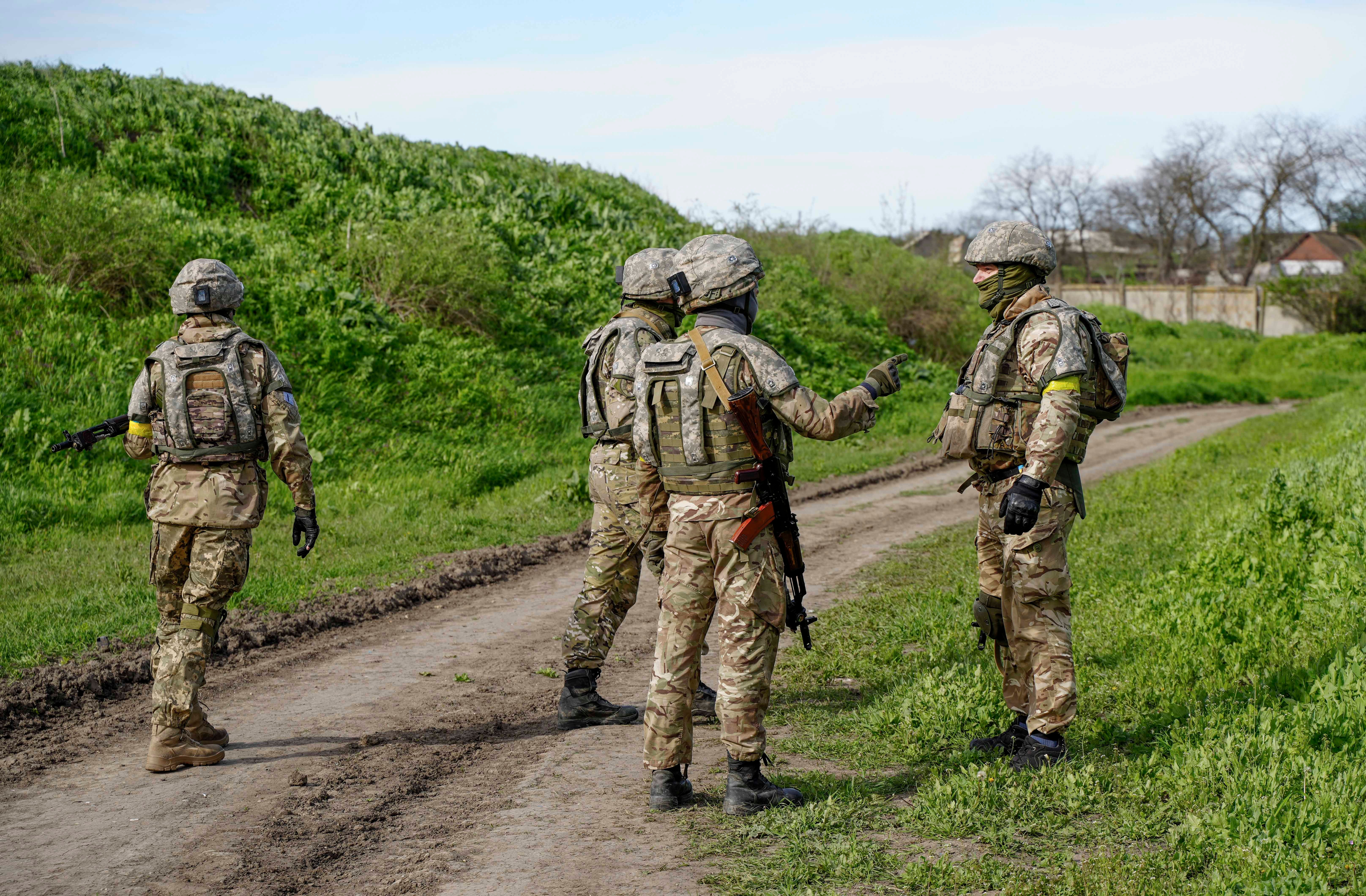 молодші командири штурмових підрозділів бригади «лють» пройшли спеціалізований курс підготовки