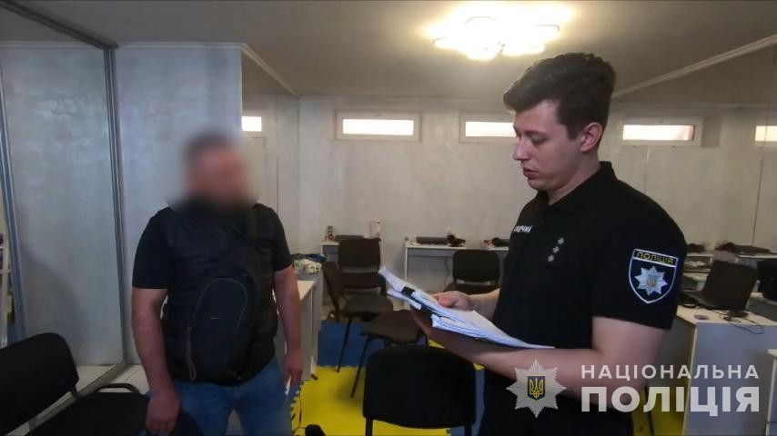 українські поліцейські ліквідували шахрайський call-центр в одесі, де громадян чехії ошукали на 5,5 мільйонів гривень