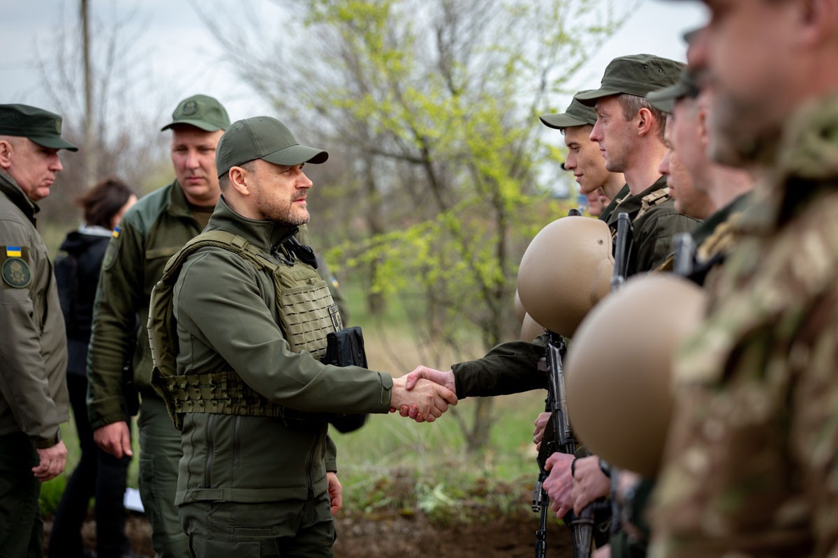«ми вже проводимо злагодження із використанням бойової техніки, яка необхідна, в тому числі, для наступальних та штурмових дій» - ігор клименко
