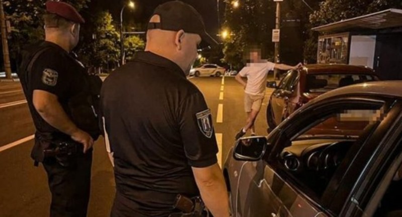 за порушення комендантської години досі не встановлено відповідальності, сподіваємось на запровадження хоча б адміністративної, - глава нацполіції вигівський