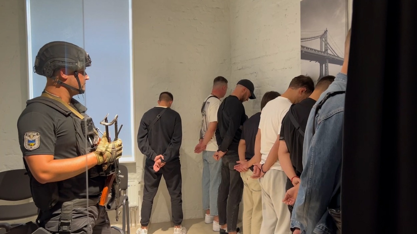 ошукували громадян єс: нацполіція спільно з чеськими правоохоронцями затримала учасників злочинної організації