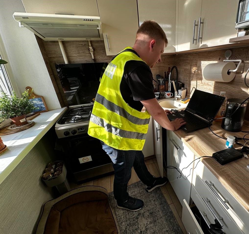 ошукували громадян єс: нацполіція спільно з чеськими правоохоронцями затримала учасників злочинної організації