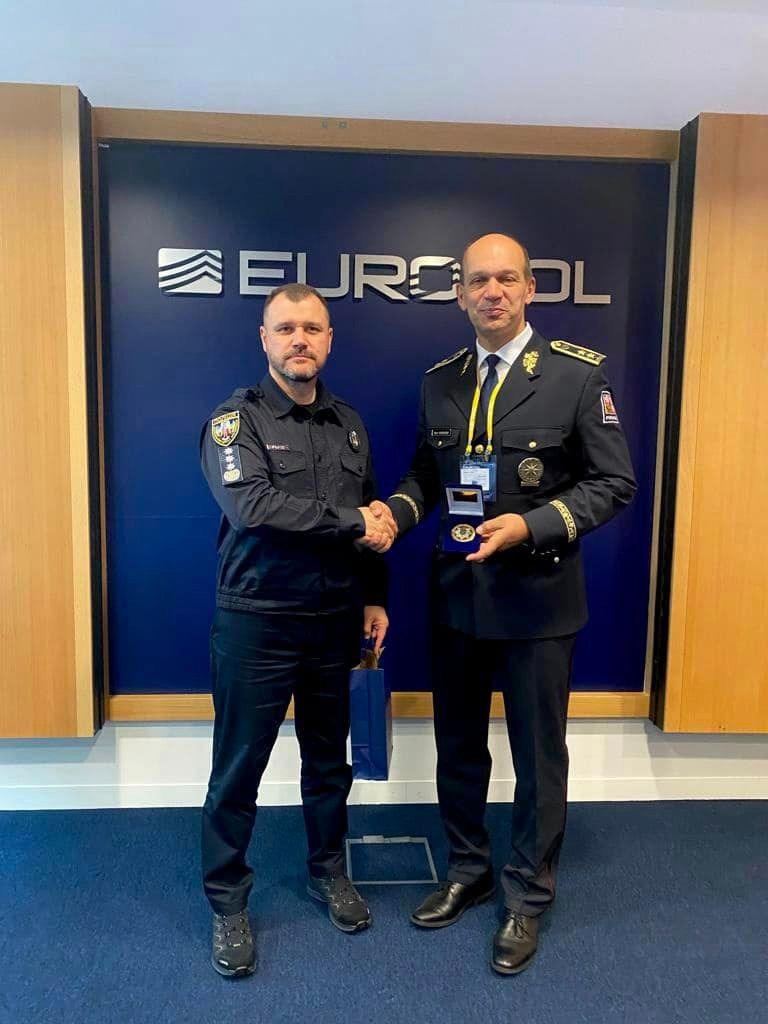 світ повинен знати правду про війну росії проти україни - голова нацполіції виступив на європейській конференції керівників поліції (ерсс) 2022 у гаазі