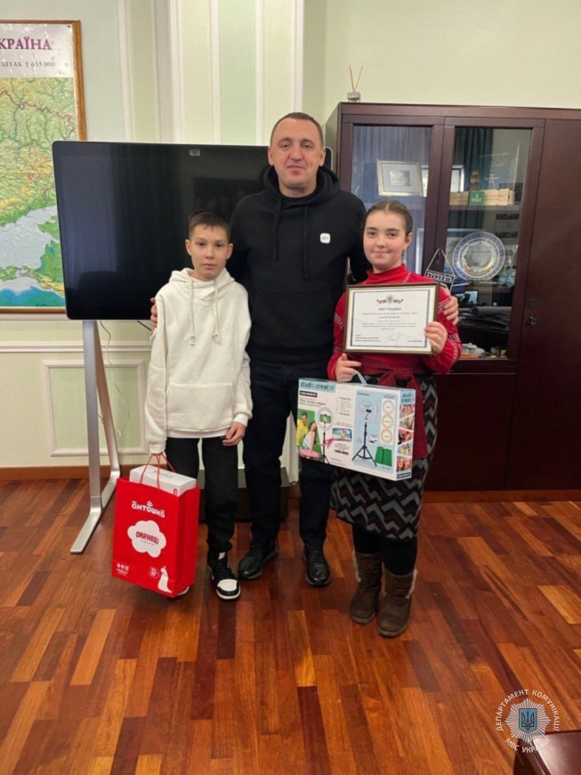 міністерство внутрішніх справ підбило підсумки конкурсу дитячого малюнка на тему «я у безпеці з мвс»