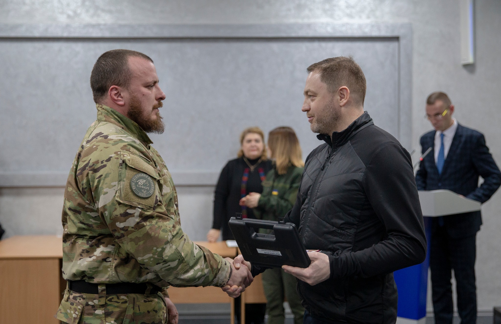 денис монастирський відзначив кращих поліцейських денис монастирський відзначив кращих поліцейських