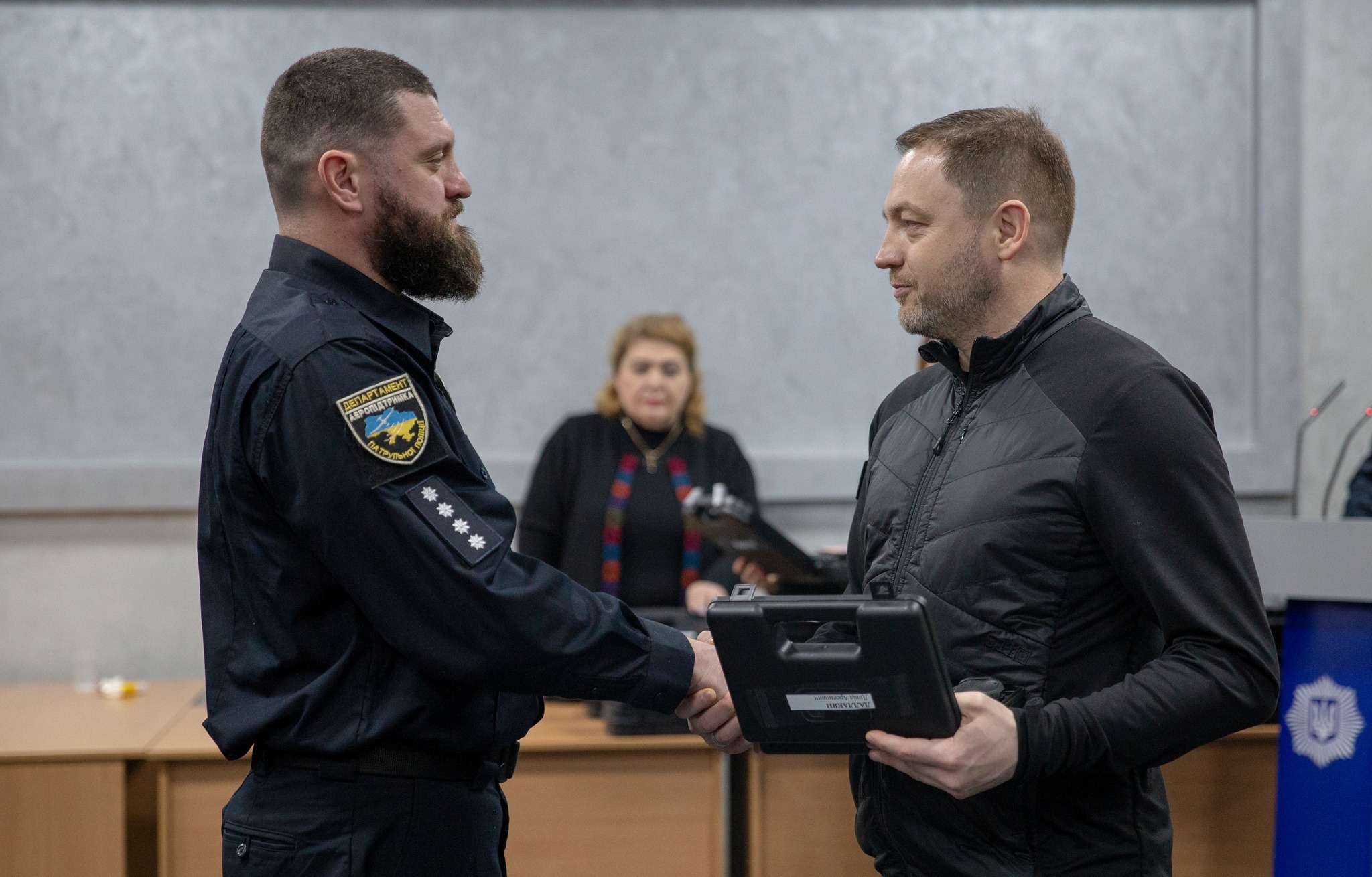 денис монастирський відзначив кращих поліцейських денис монастирський відзначив кращих поліцейських