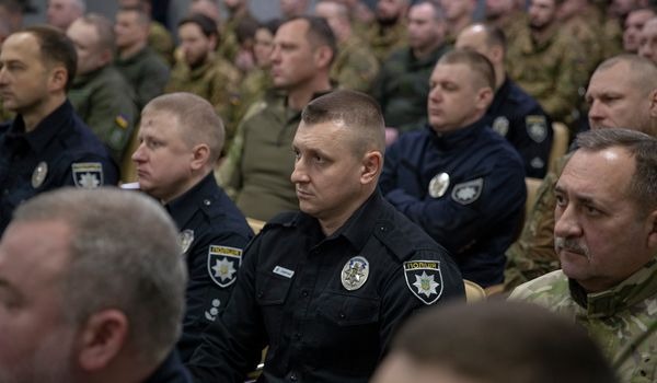 денис монастирський відзначив кращих поліцейських денис монастирський відзначив кращих поліцейських