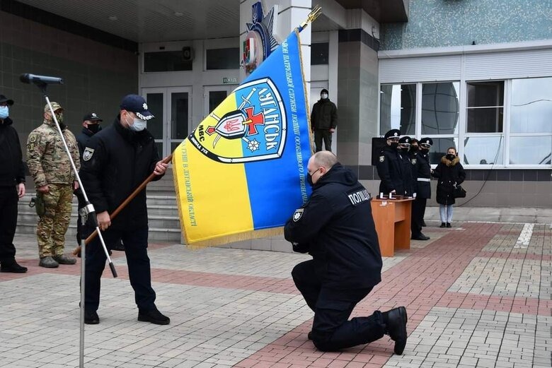 Командир батальйону Луганськ-1 Олександр Твердохліб: Росіяни не шкодують людей, незалежно від того, де ця людина служить. Укриття будують із трупів своїх товаришів по службі 06
