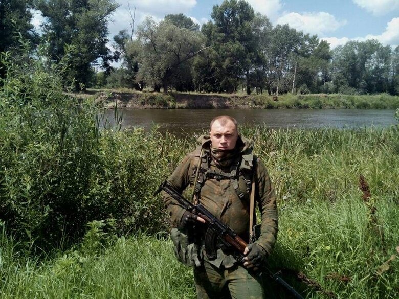 Командир батальйону Луганськ-1 Олександр Твердохліб: Росіяни не шкодують людей, незалежно від того, де ця людина служить. Укриття будують із трупів своїх товаришів по службі 04