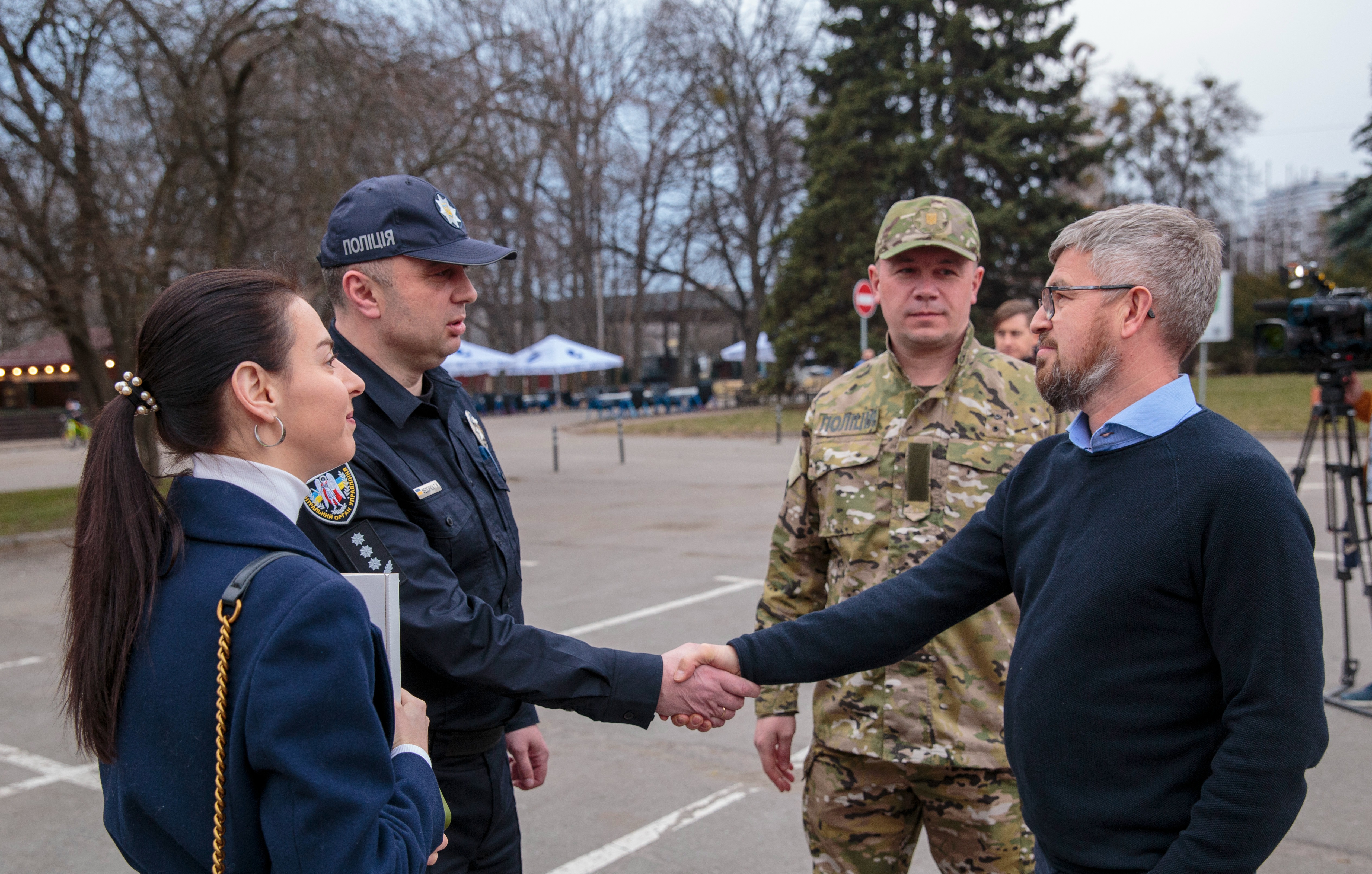 шведські благодійники передали штурмовій бригаді «лють» спеціалізовані авто з потужними генераторами