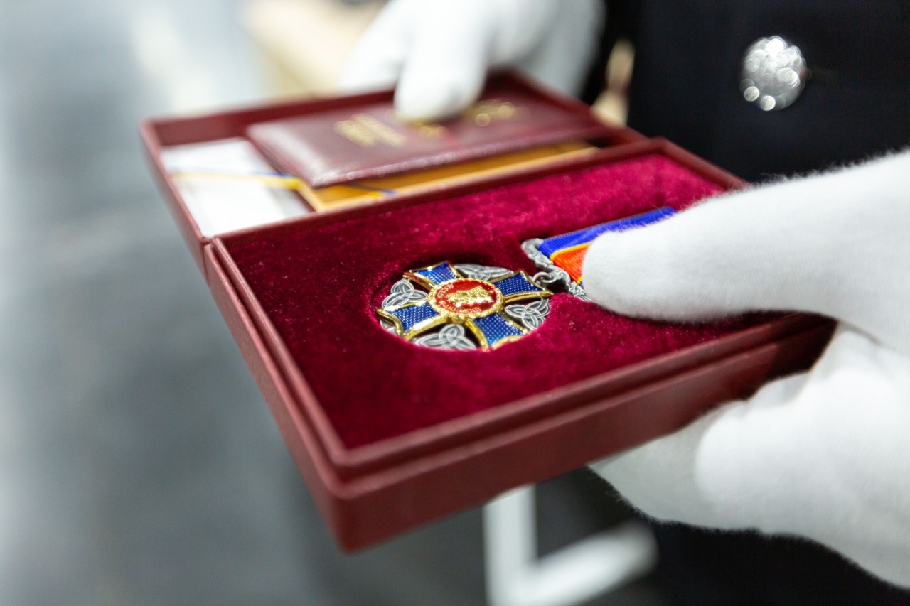 володимир зеленський: кожен, хто обирає професію правоохоронця чи рятувальника, отримує можливість робити україну сильнішою