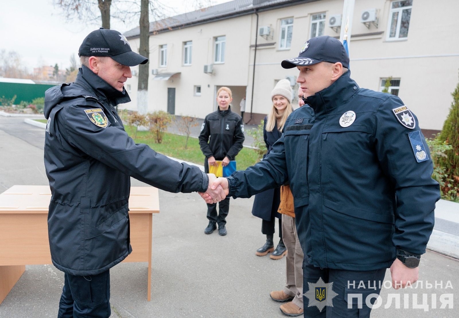 слідчі підрозділи нацполіції отримали від американських партнерів броньовані авто для документування воєнних злочинів росії слідчі підрозділи нацполіції отримали від американських партнерів броньовані авто для документування воєнних злочинів росії