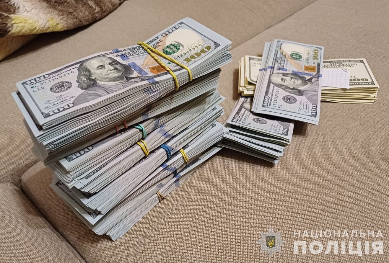 запорізькі поліцейські викрили чоловіка у привласненні авіазапчастин на мільйон гривень