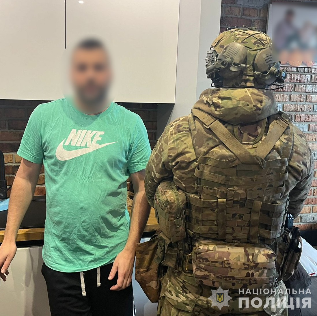 запорізькі поліцейські викрили чоловіка у привласненні авіазапчастин на мільйон гривень