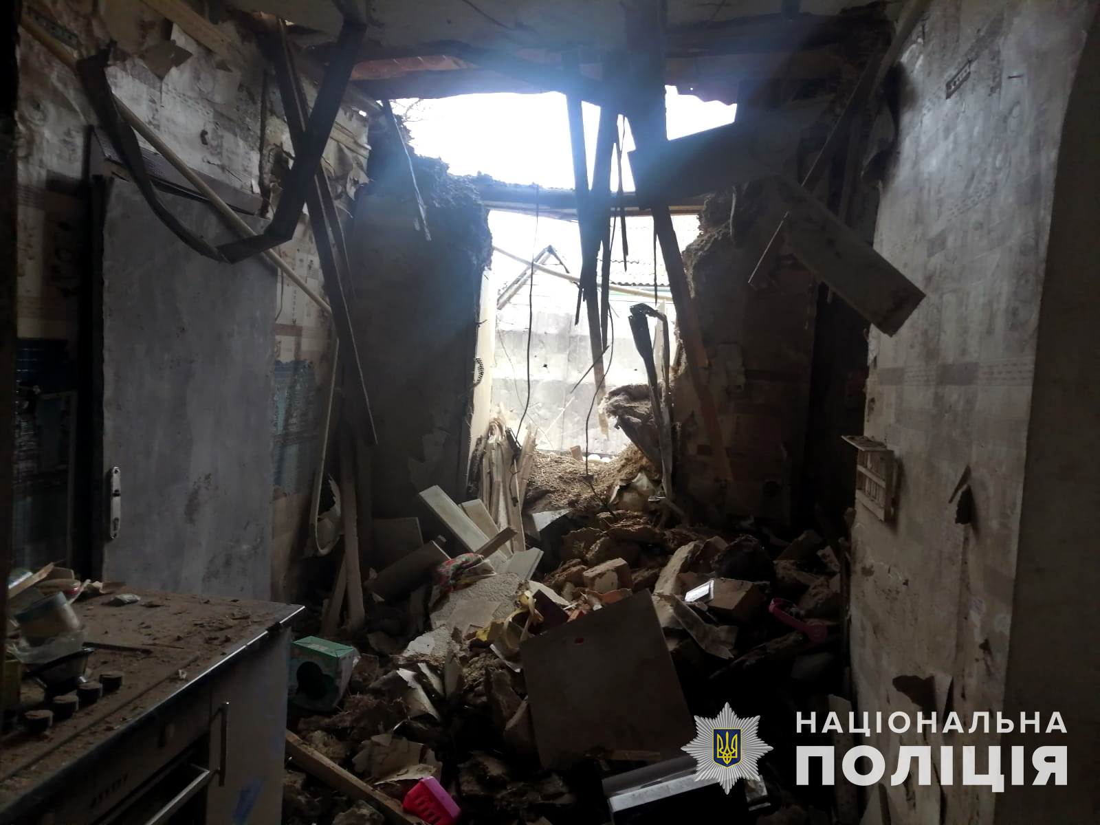 унаслідок ворожого обстрілу загинуло двоє мирних громадян – поліцейські зібрали докази воєнних злочинів