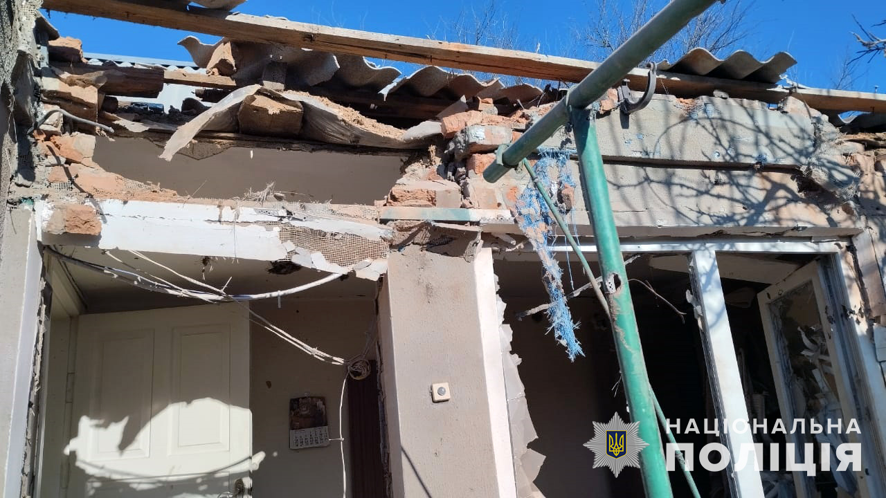 унаслідок ворожого обстрілу загинуло двоє мирних громадян – поліцейські зібрали докази воєнних злочинів