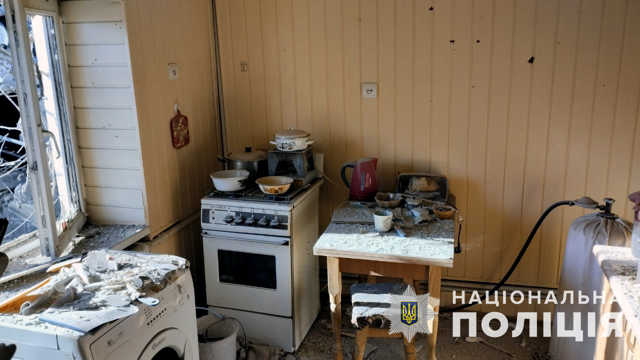 унаслідок ворожого обстрілу загинуло двоє мирних громадян – поліцейські зібрали докази воєнних злочинів