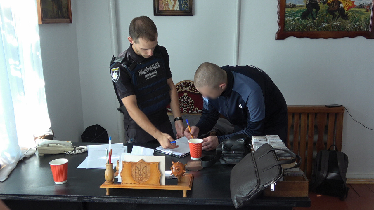 ошукували військовослужбовців і волонтерів: нацполіція викрила шахраїв, які продавали неіснуючі автомобілі для зсу ошукували військовослужбовців і волонтерів: нацполіція викрила шахраїв, які продавали неіснуючі автомобілі для зсу