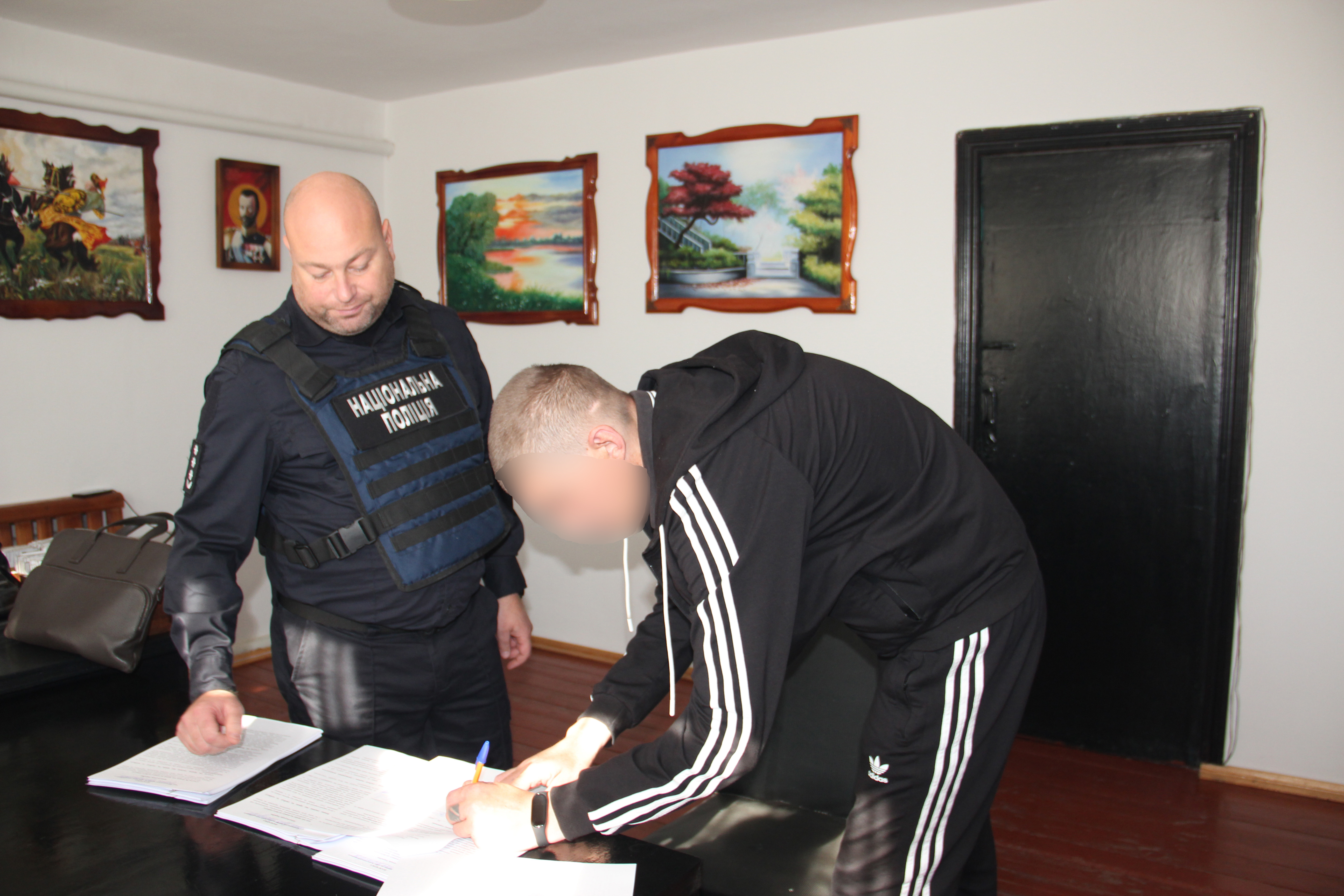 ошукували військовослужбовців і волонтерів: нацполіція викрила шахраїв, які продавали неіснуючі автомобілі для зсу ошукували військовослужбовців і волонтерів: нацполіція викрила шахраїв, які продавали неіснуючі автомобілі для зсу