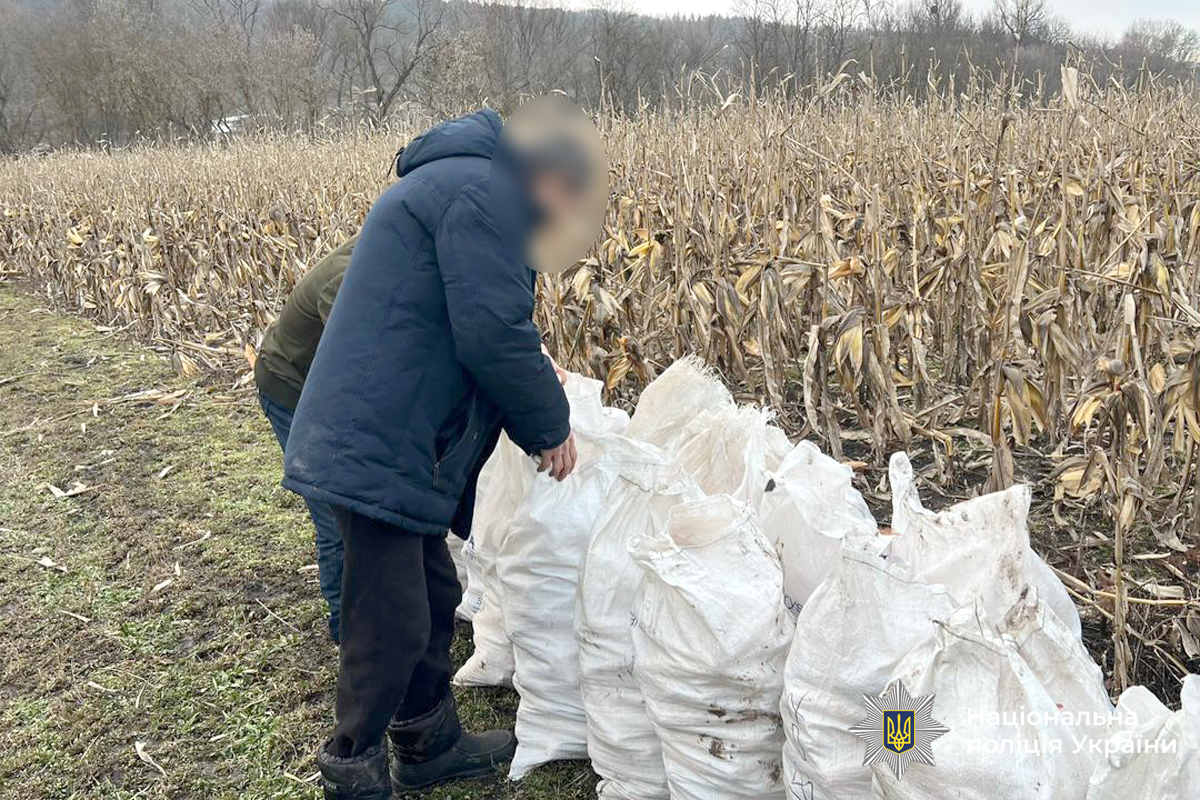 Поліція Вінниччини повідомила про підозри двом працівникам будинку-інтернату, які експлуатували своїх підопічних
