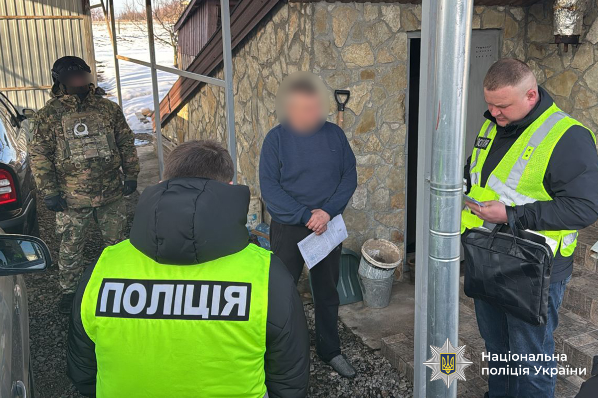 Поліція Вінниччини повідомила про підозри двом працівникам будинку-інтернату, які експлуатували своїх підопічних