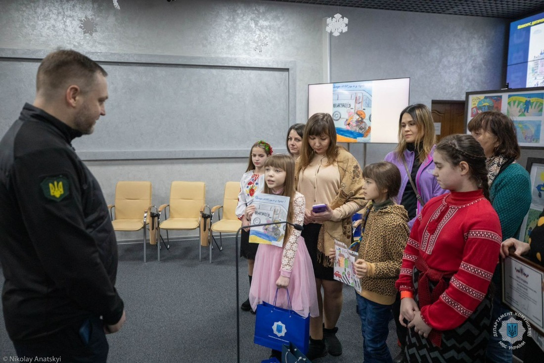 міністерство внутрішніх справ підвело підсумки конкурсу дитячого малюнка на тему «я у безпеці з мвс»