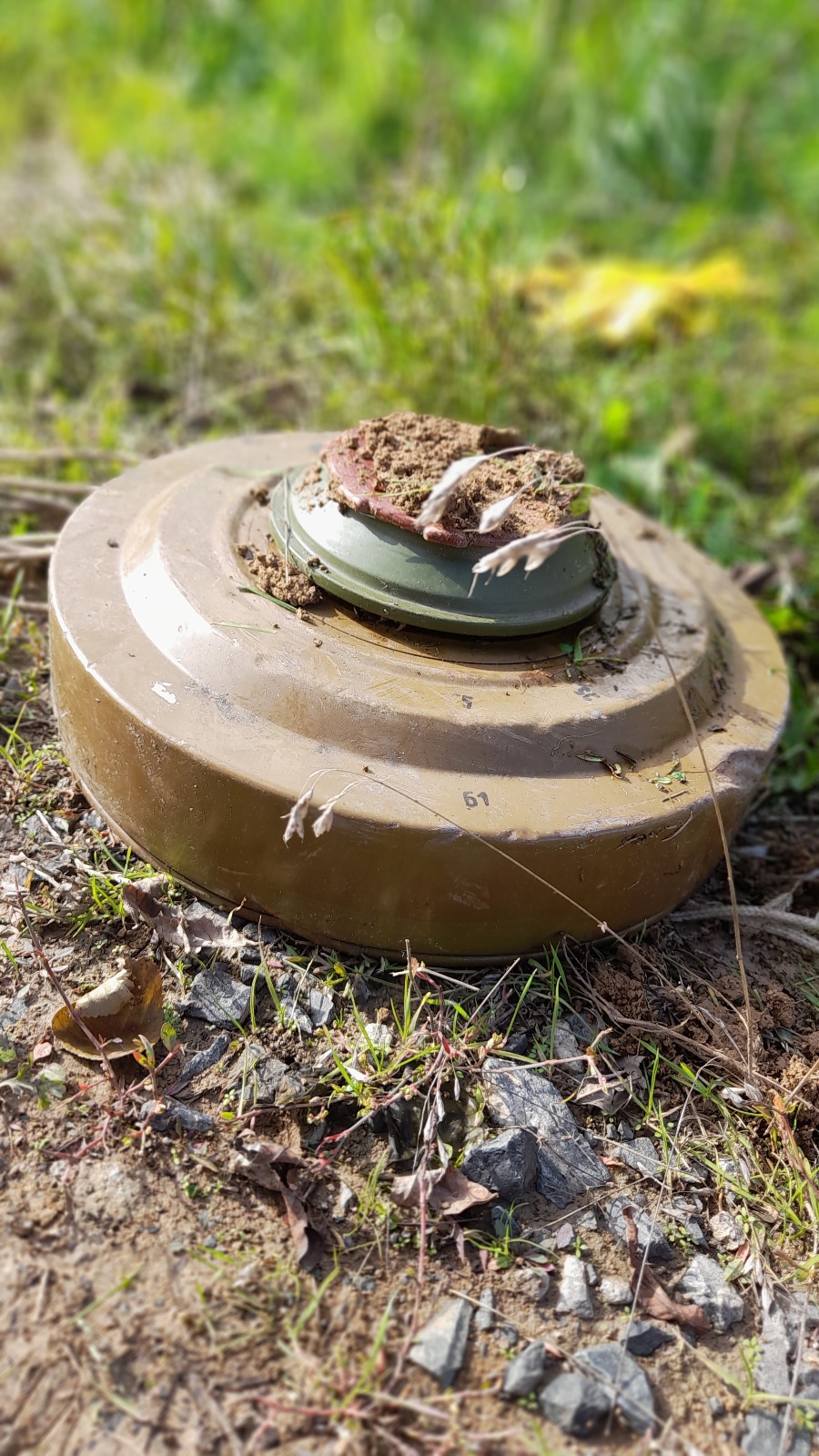 майже в усіх помешканнях на деокупованих територіях ми виявили замасковані пастки-розтяжки – вибухотехніки буковини