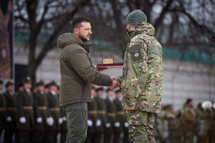 це нагорода всіх наших хлопців – герой україни полковник поліції олег лакуста