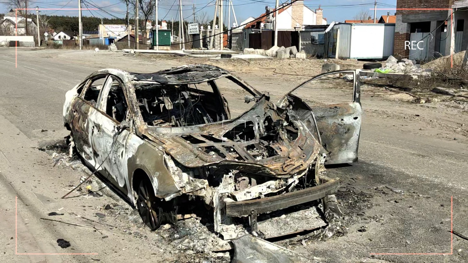 люди лежали на дорозі та повільно помирали: нацполіція повідомила окупантам підозри у розстрілі цивільних на київщині