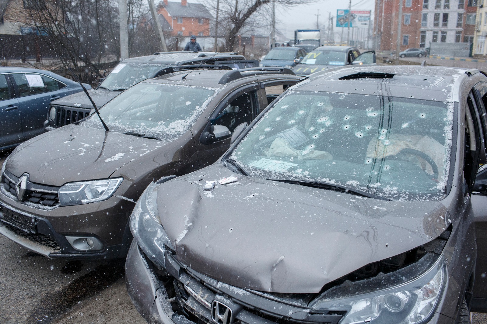 люди лежали на дорозі та повільно помирали: нацполіція повідомила окупантам підозри у розстрілі цивільних на київщині