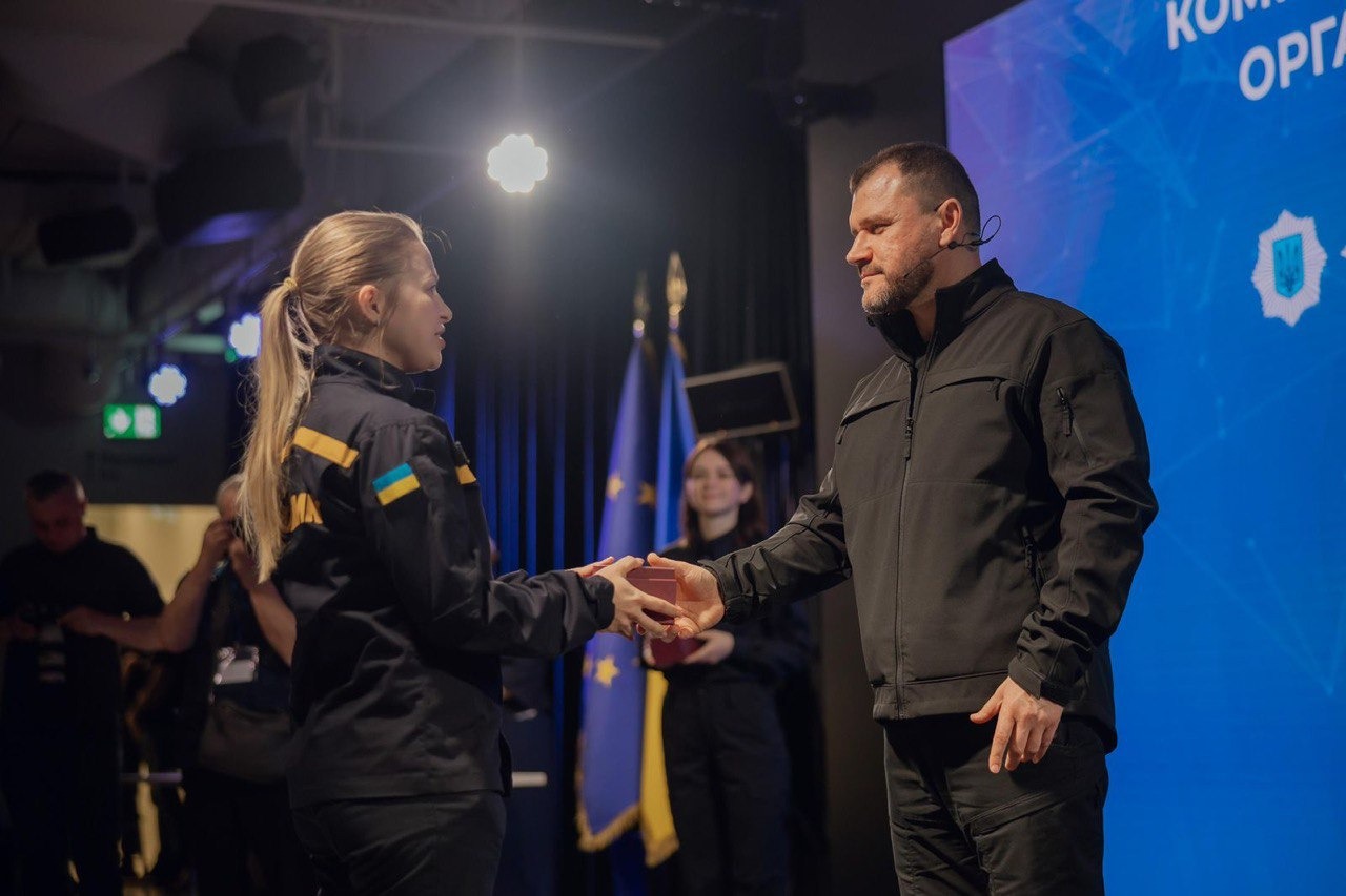 міністр внутрішніх справ україни ігор клименко нагородив працівників комунікаційних підрозділів системи мвс