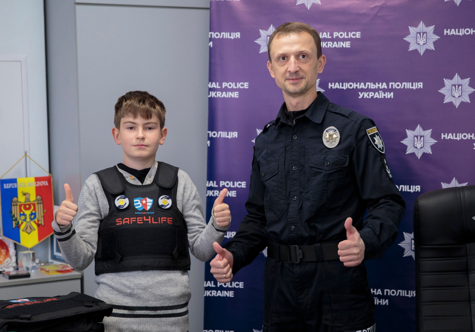 іноземні партнери передали нацполіції дитячі бронежилети