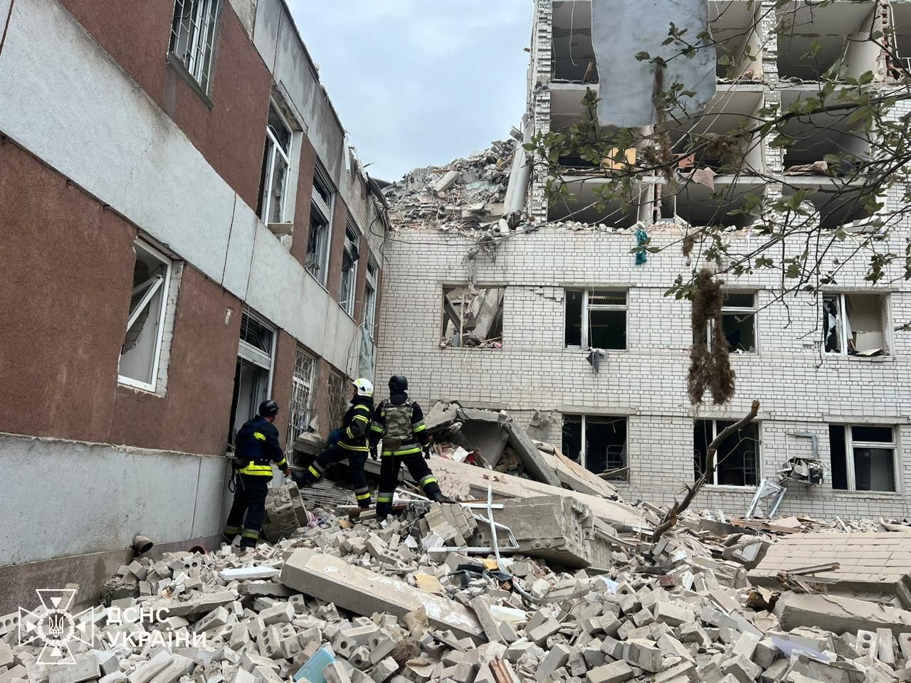 у чернігові вже 10 загиблих і 20 постраждалих внаслідок атаки рф – володимир зеленський
