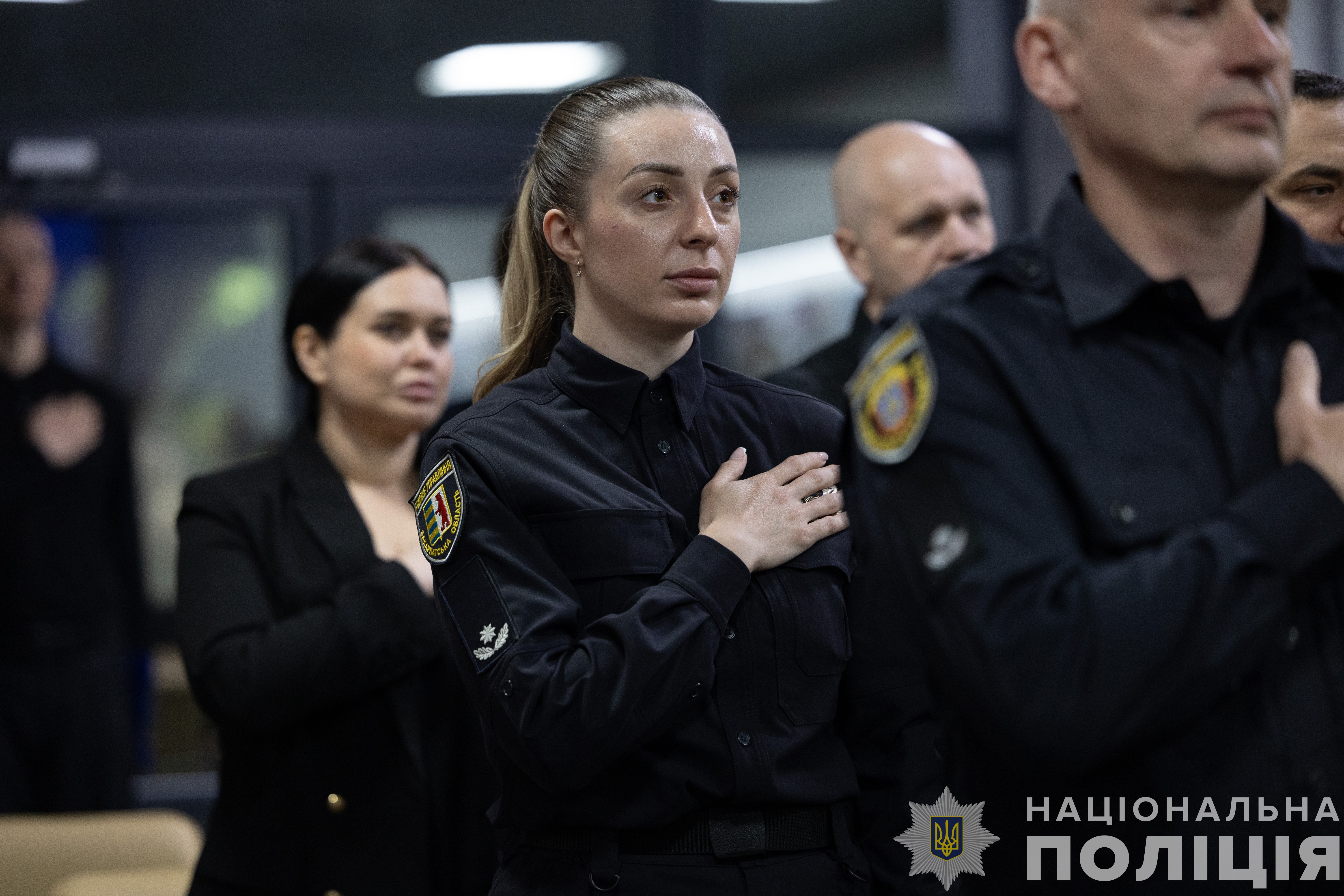 голова національної поліції україни іван вигівський відзначив поліцейських  комунікаційників