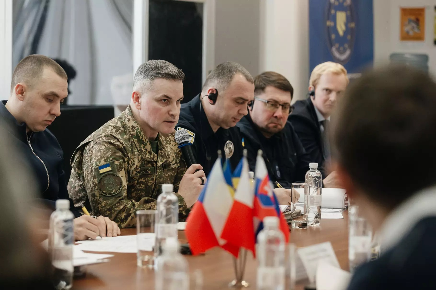 Представник НГУ доповідає на засіданні СРГ