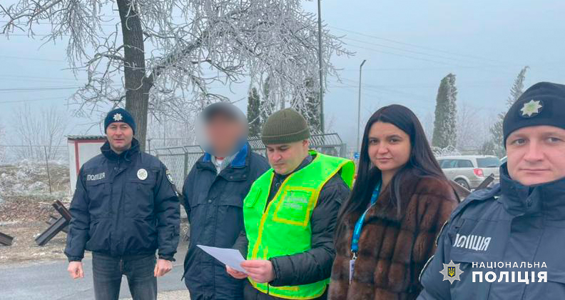 на буковині поліцейські примусово повернули іноземця, який звільнився з місць позбавлення волі, до країни походження