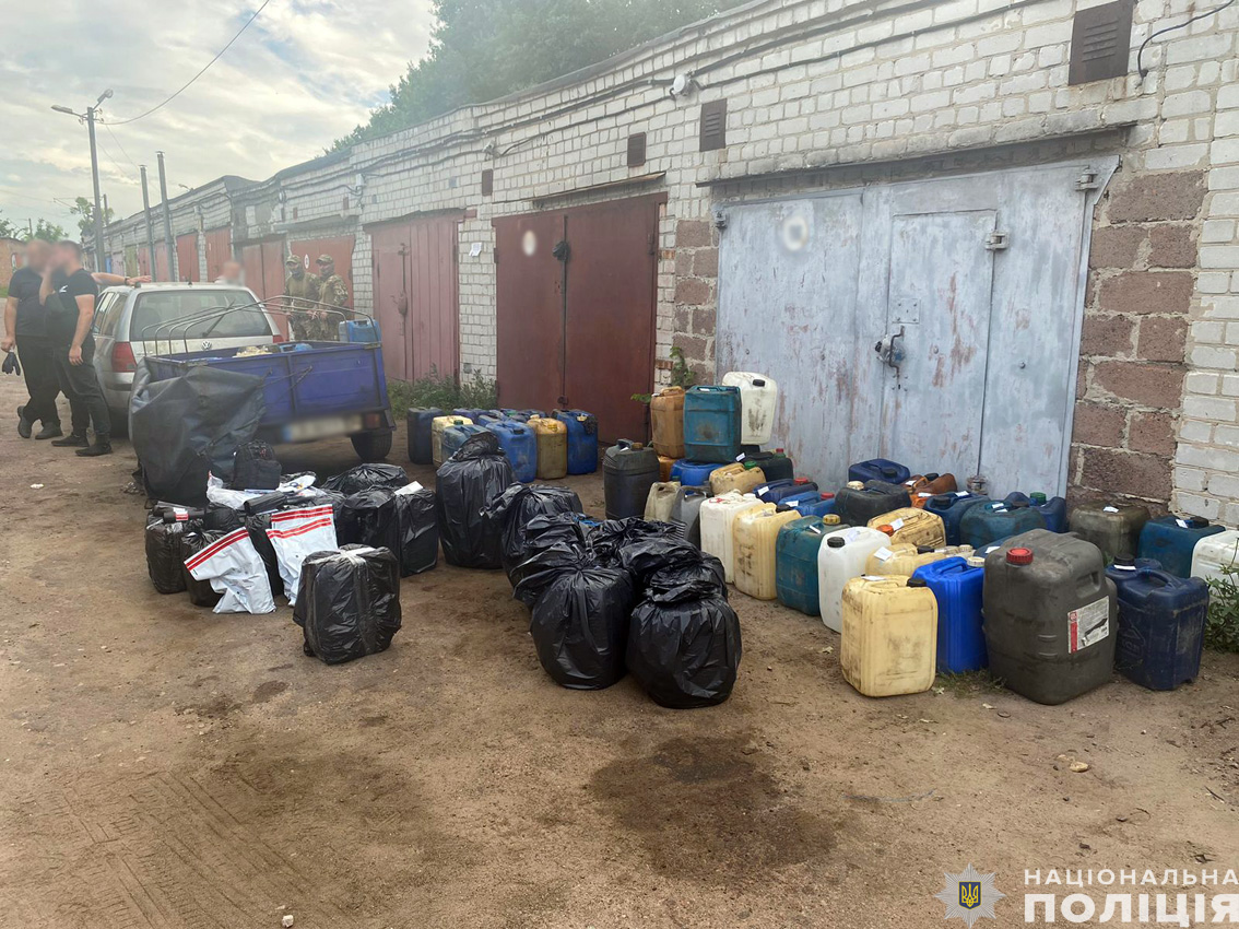 привласнили пальне на мільйон гривень: поліція чернігівщини скерувала до суду справу щодо організованої злочинної групи співробітників комунального підприємства
