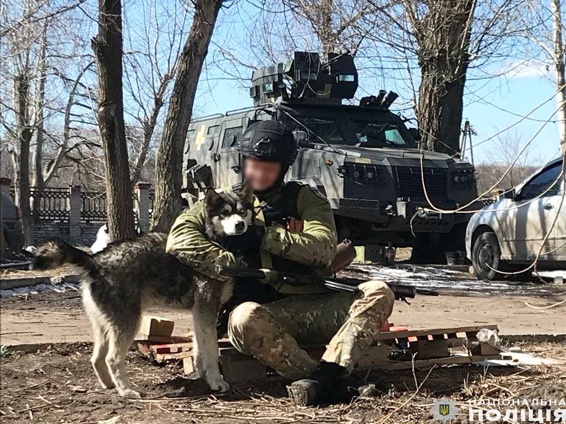 «в основі моєї мотивації – бажання захистити від агресора і свою сім’ю, і всю країну», – боєць батальйону «стрілецький» поліції чернігівщини андрій