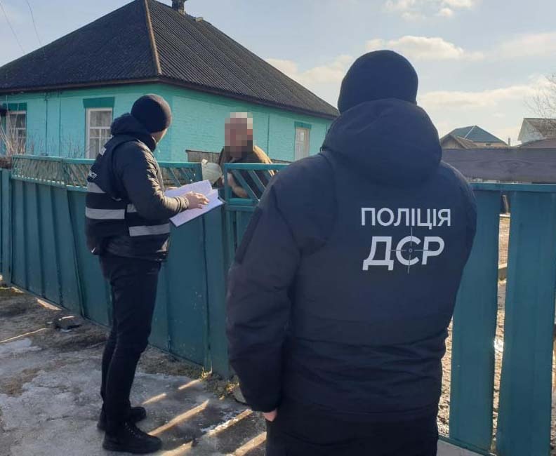 на чернігівщині поліцейські ліквідували діяльність угруповання, яке заробляло на збуті наркотиків до пів мільйона гривень щомісяця на чернігівщині поліцейські ліквідували діяльність угруповання, яке заробляло на збуті наркотиків до пів мільйона гривень щомісяця