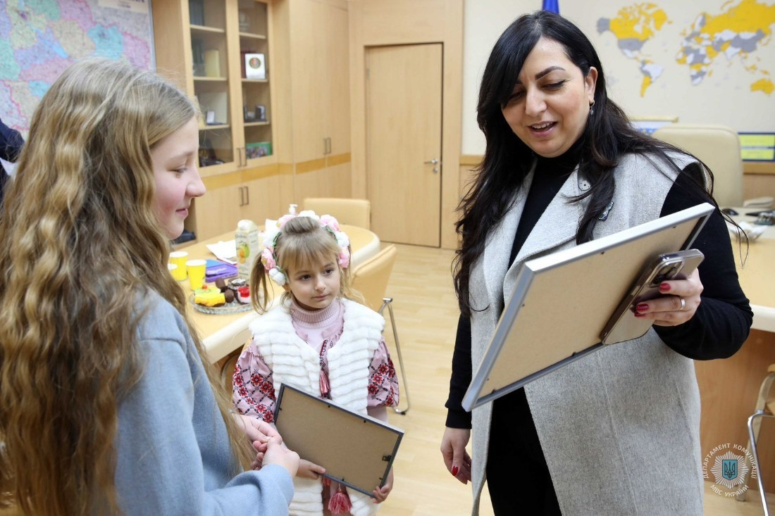 міністерство внутрішніх справ підвело підсумки конкурсу дитячого малюнка на тему «я у безпеці з мвс» міністерство внутрішніх справ підвело підсумки конкурсу дитячого малюнка на тему «я у безпеці з мвс»