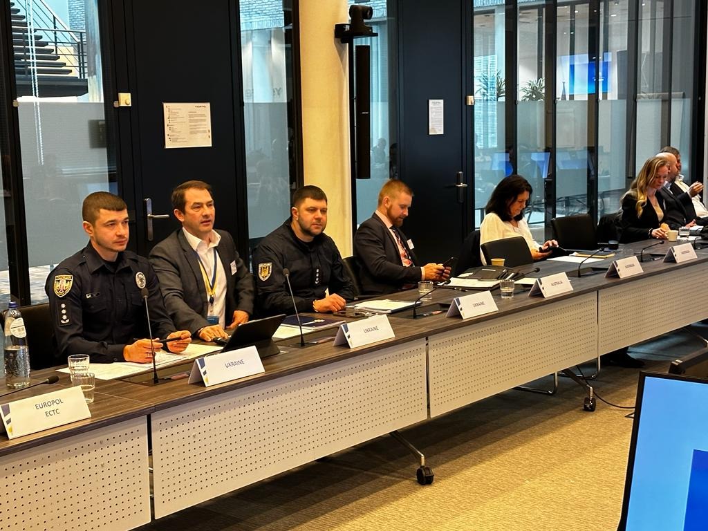 розслідування воєнних злочинів: представники нацполіції взяли участь у міжнародній зустрічі в гаазі