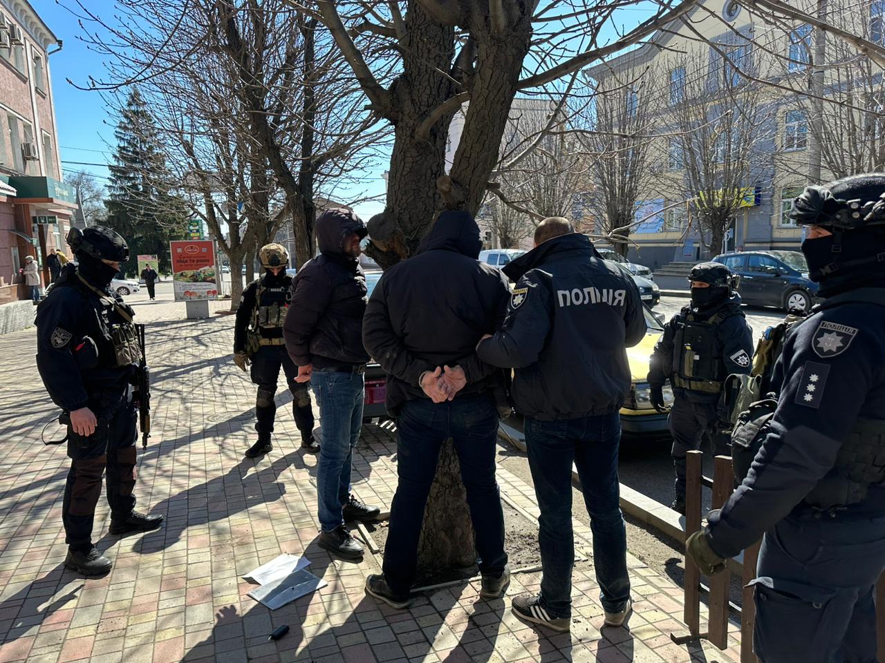 в умані поліція затримала учасників угруповання за вимагання понад 40 000 доларів сша «боргу в умані поліція затримала учасників угруповання за вимагання понад 40 000 доларів сша «боргу