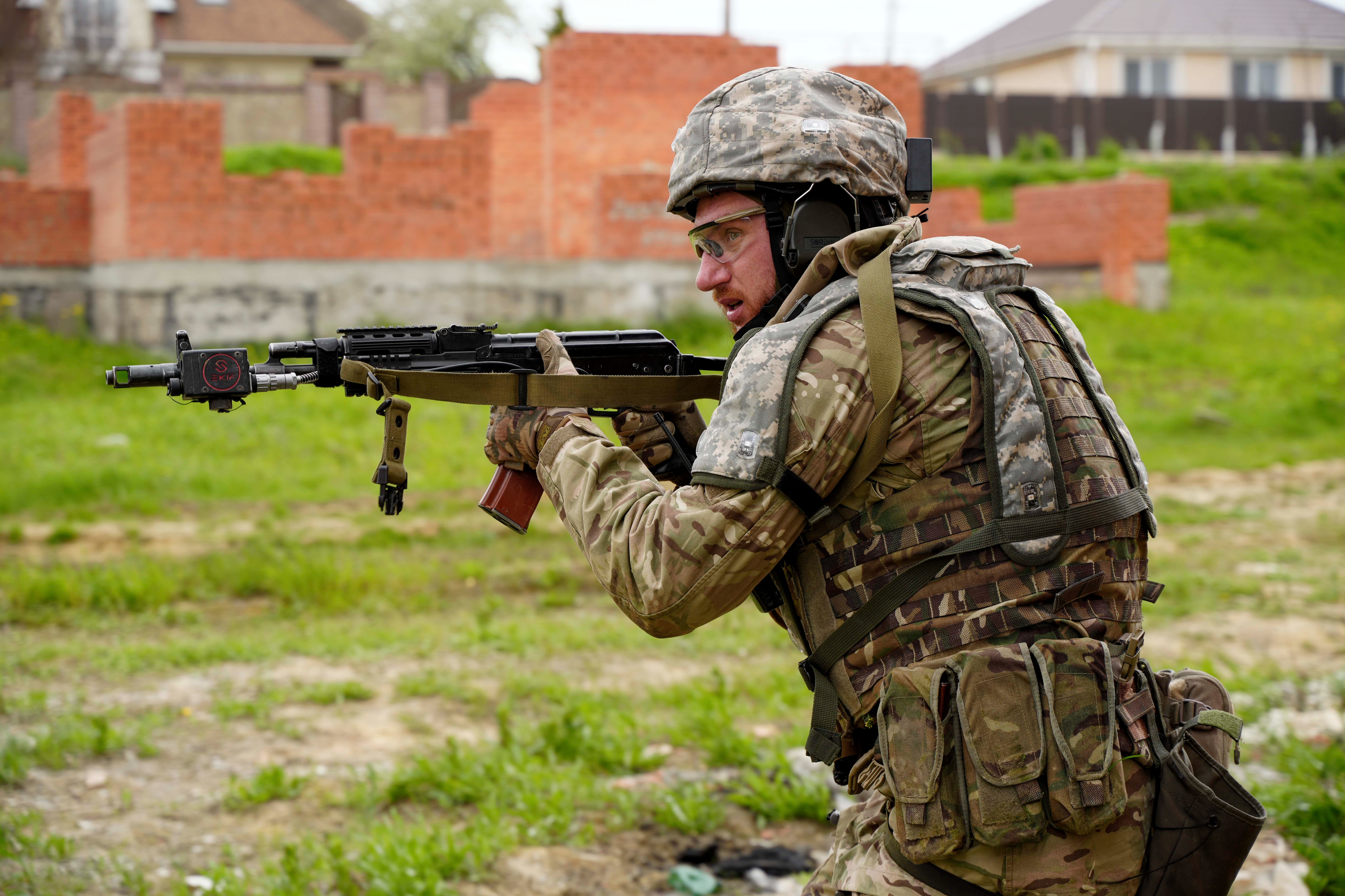 молодші командири штурмових підрозділів бригади «лють» пройшли спеціалізований курс підготовки