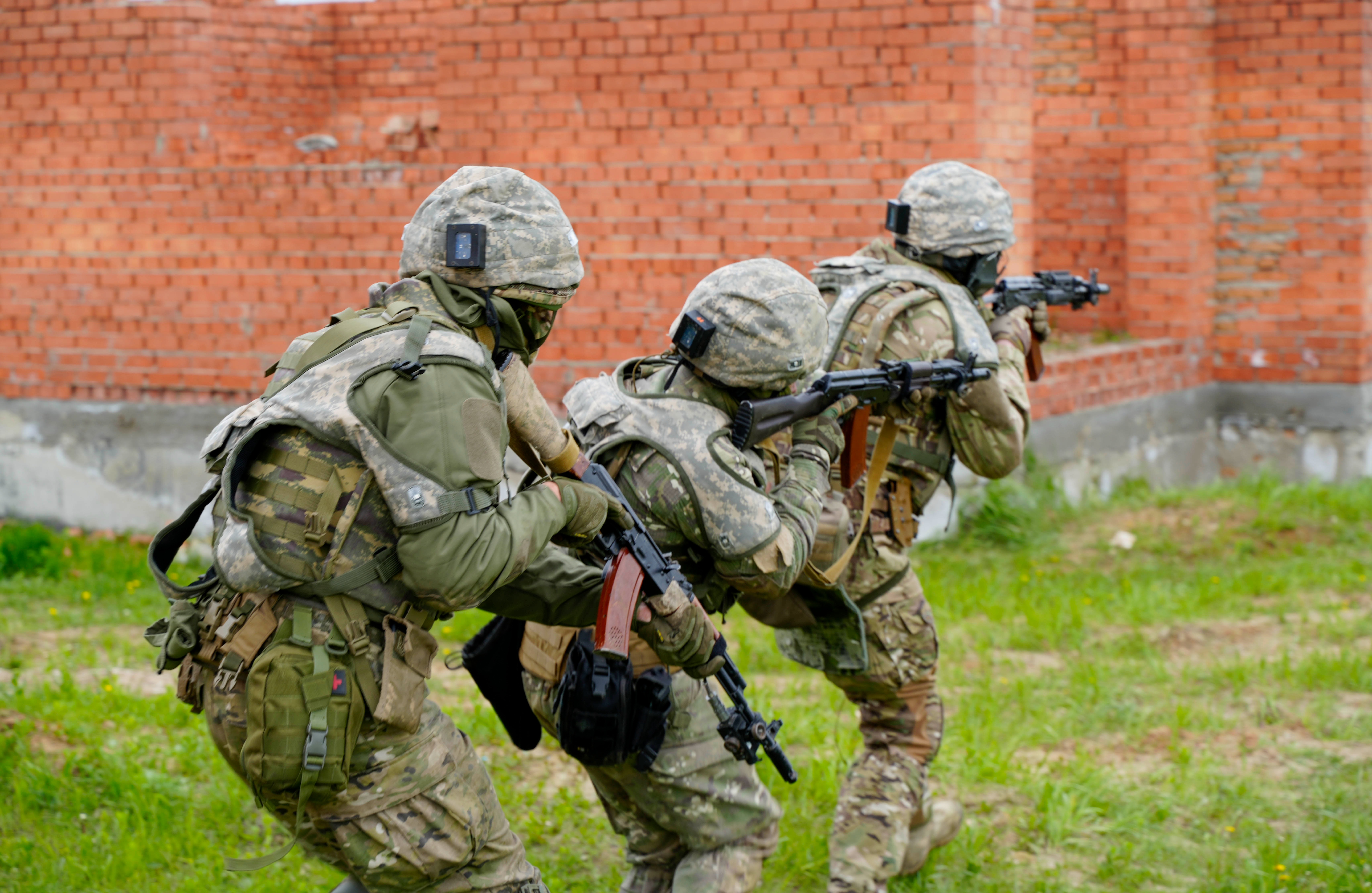молодші командири штурмових підрозділів бригади «лють» пройшли спеціалізований курс підготовки