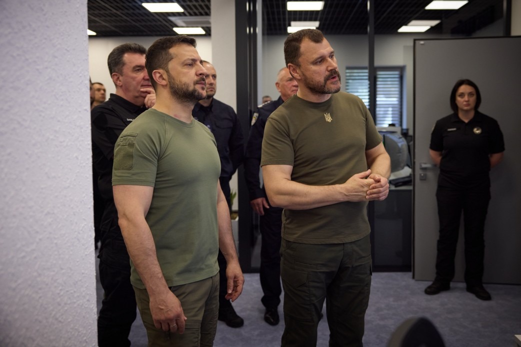 українська поліція вміє бути професійною, уміє рятувати від зла, повертати справедливість – президент на заходах з нагоди дня національної поліції українська поліція вміє бути професійною, уміє рятувати від зла, повертати справедливість – президент на заходах з нагоди дня національної поліції